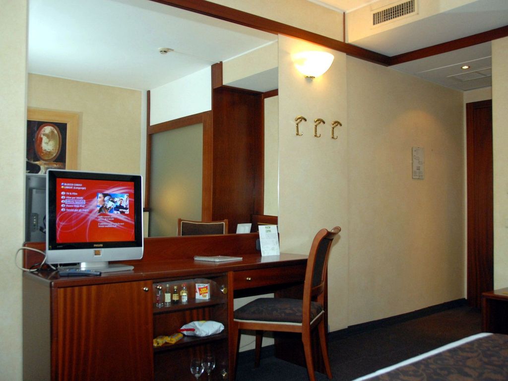 Green Hotel Motel