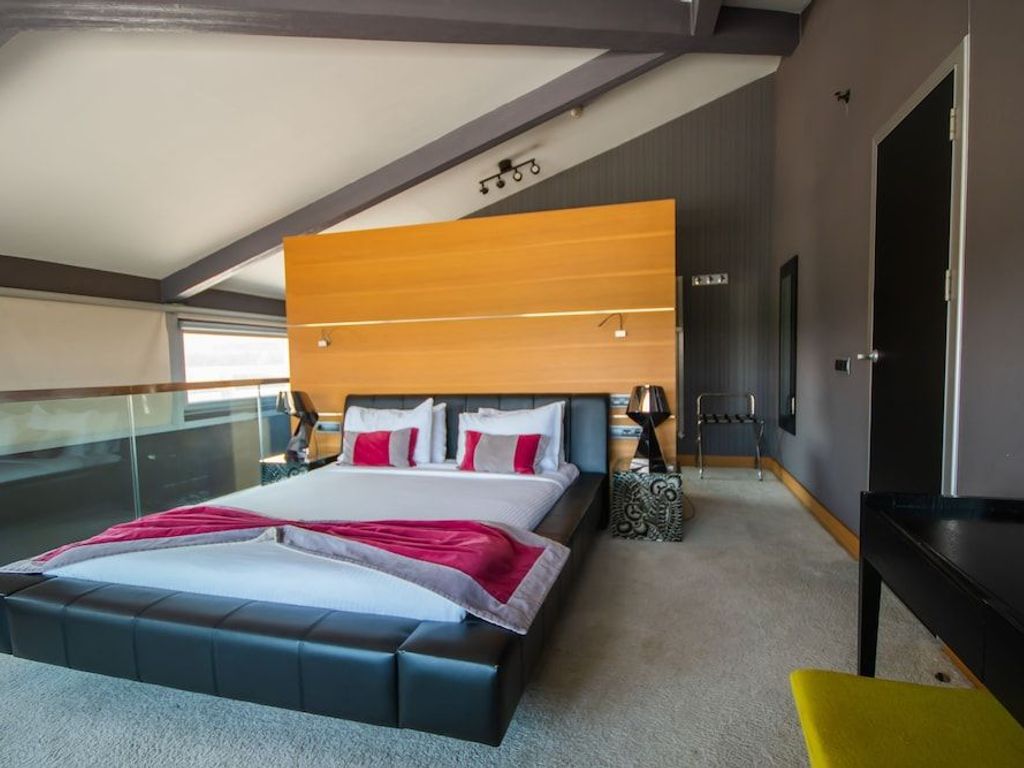 Vernazza Suites