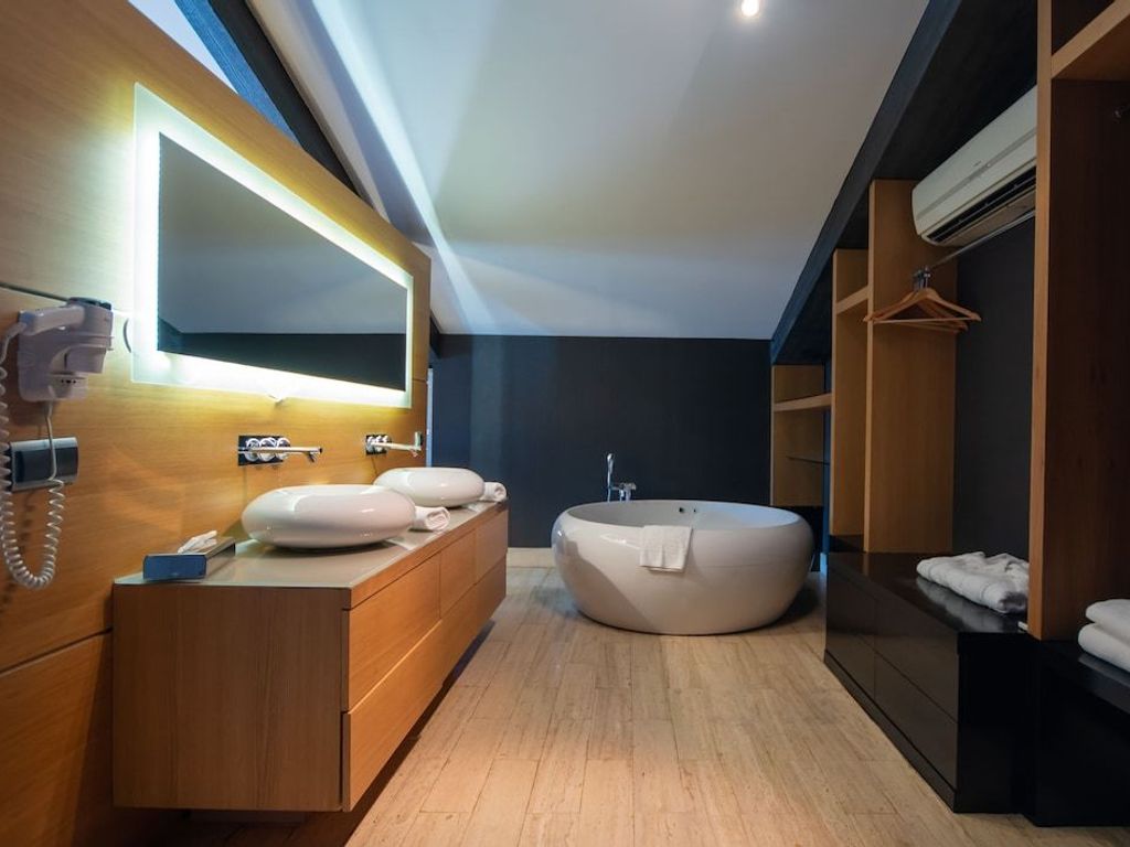 Vernazza Suites