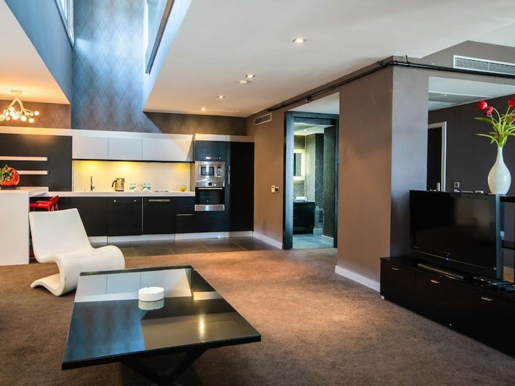 Vernazza Suites