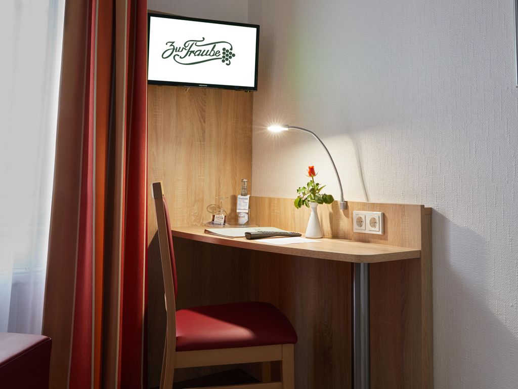 Zur Traube Garni Hotel