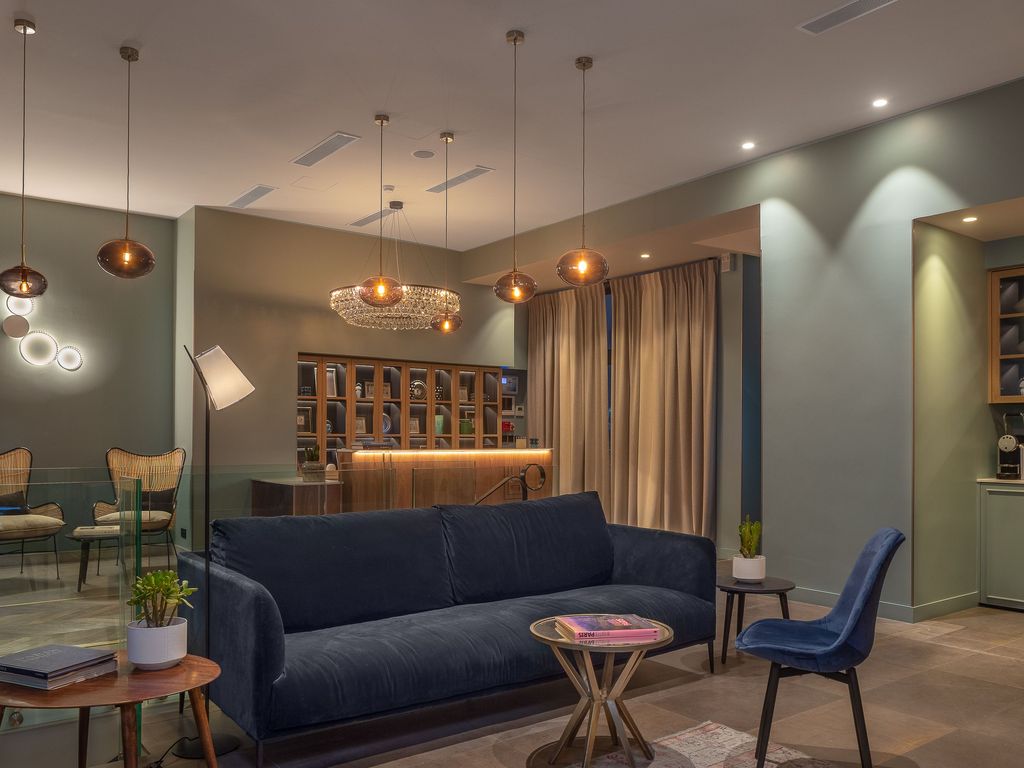 Lyric Hotel
