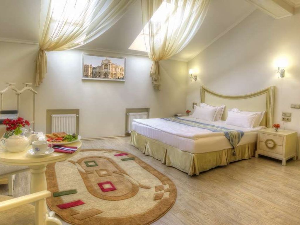 Metro Hotel Apartments Метро