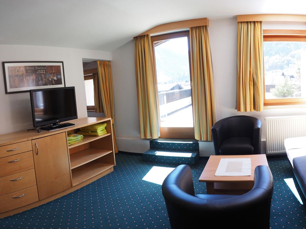 Cresta Hotel