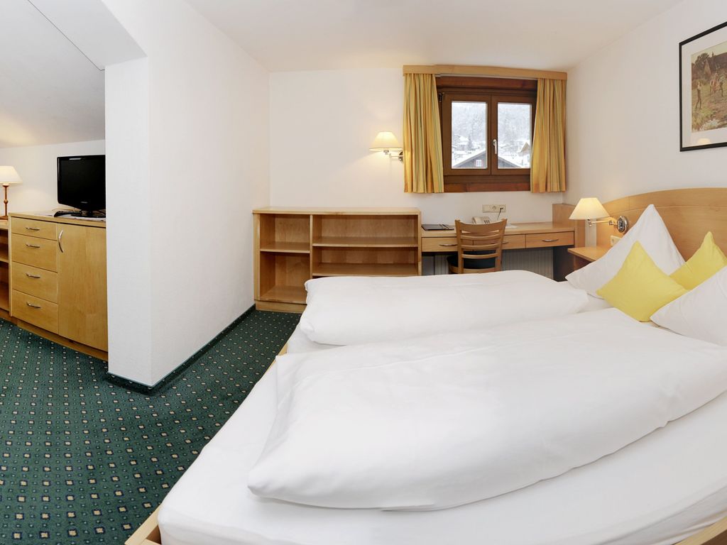 Cresta Hotel