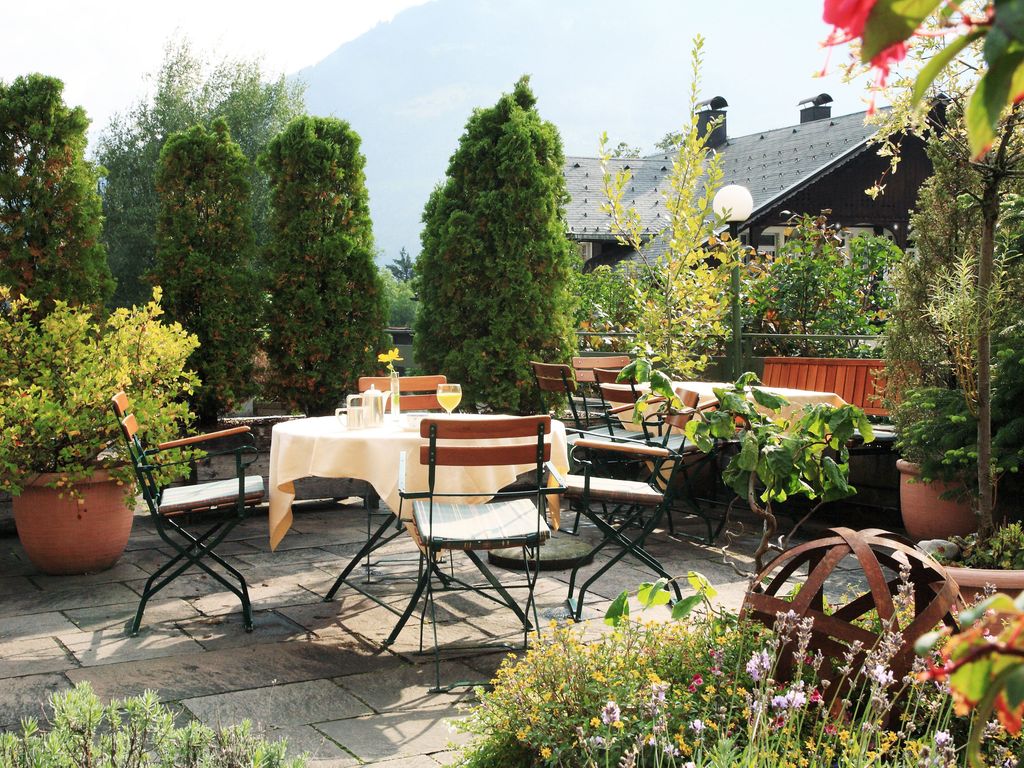 Cresta Hotel