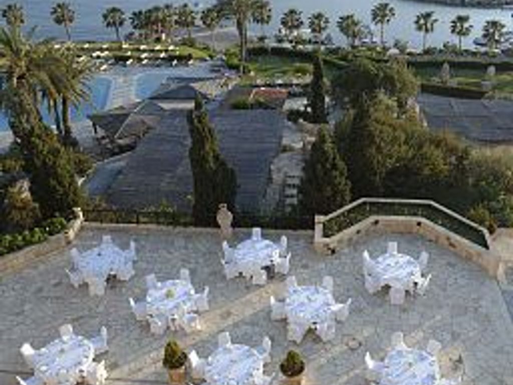 Coral Beach Hotel & Resort