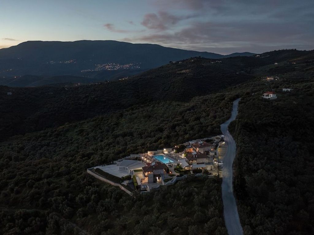 Karavia Lux Inn