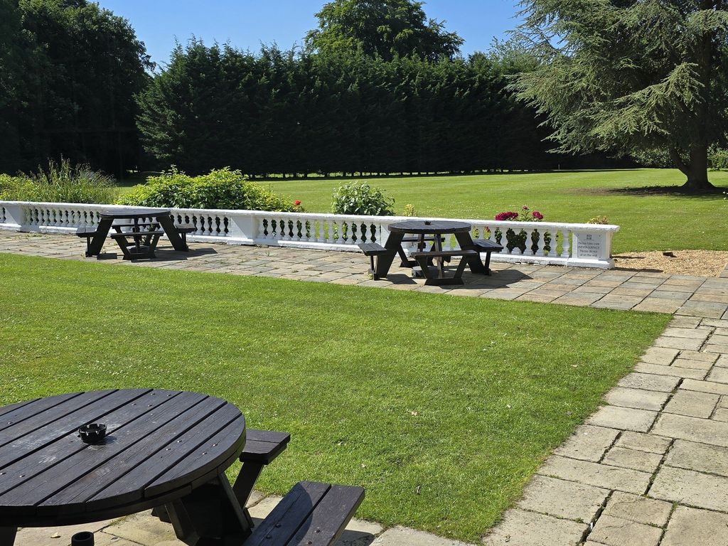 Manor of Groves Hotel