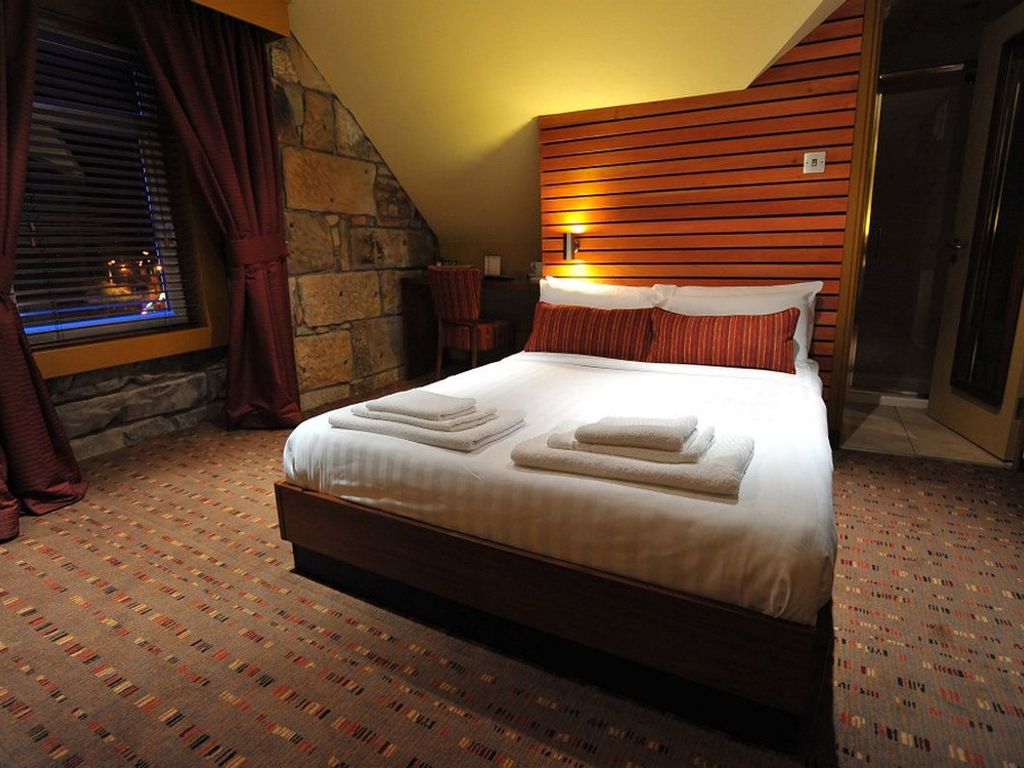 The Commercial Hotel Manorview Hotel Group
