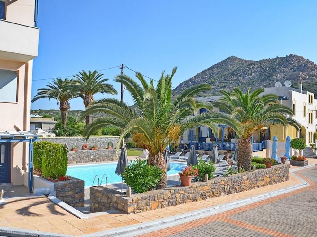 Emporios Bay Hotel