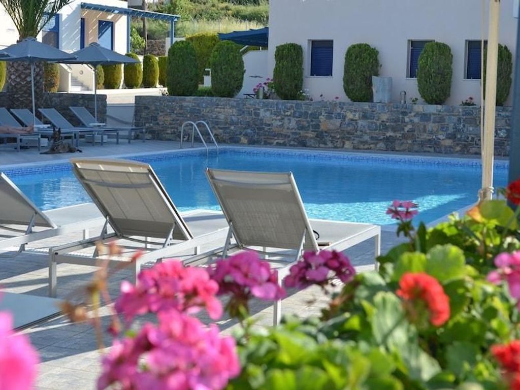 Emporios Bay Hotel
