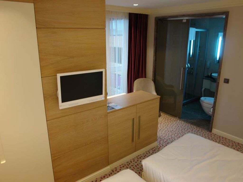 Le Mirage Hotel