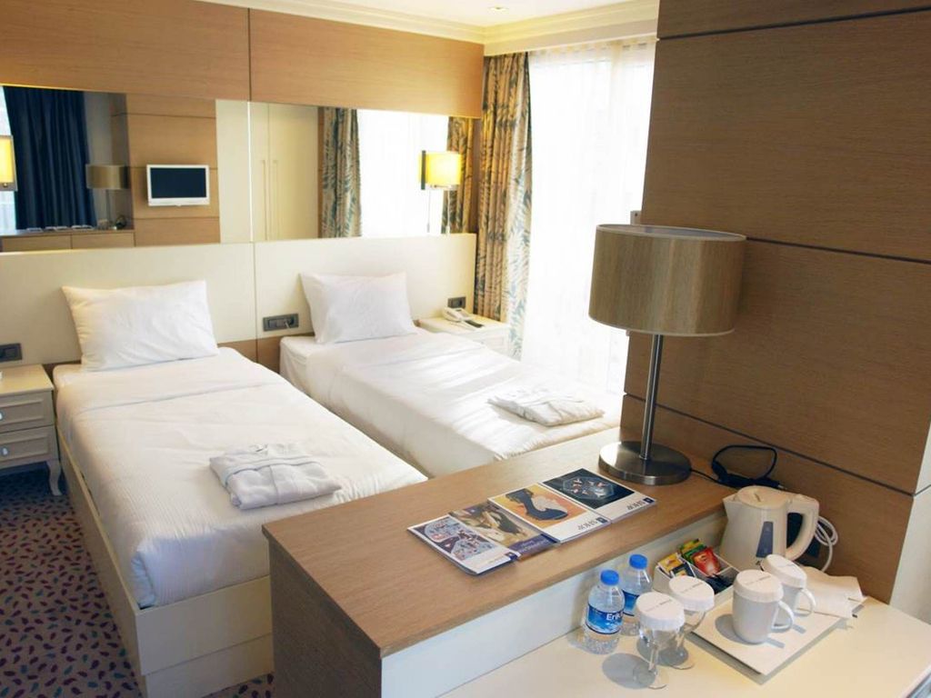 Le Mirage Hotel