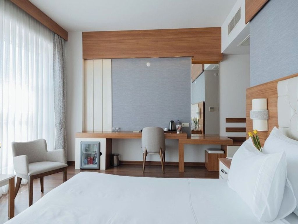 Parion Hotel