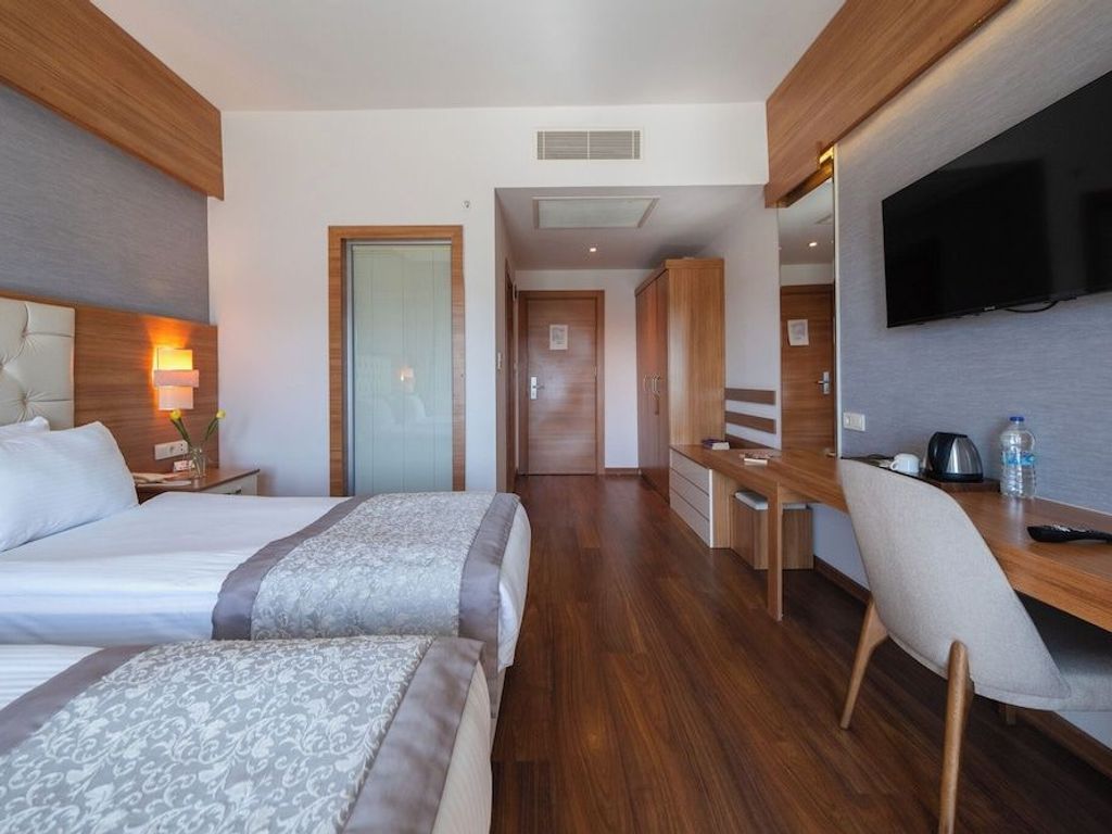 Parion Hotel