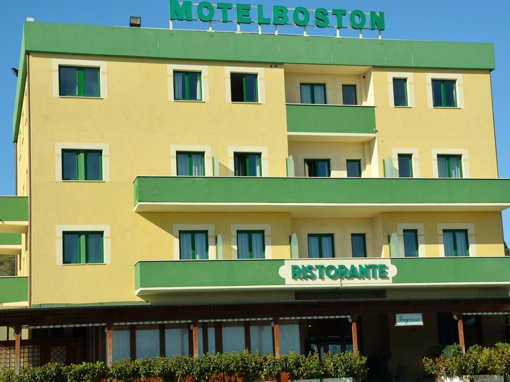 Boston Motel