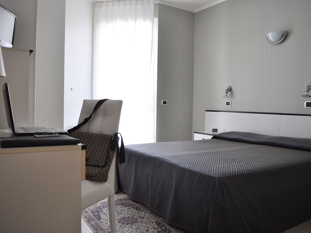 Est Hotel