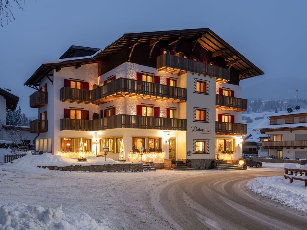 Dolomiten Ski & Bike Hotel