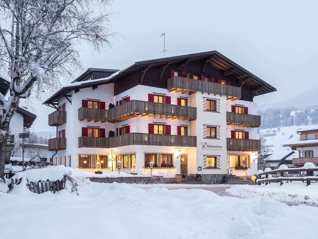 Dolomiten Ski & Bike Hotel