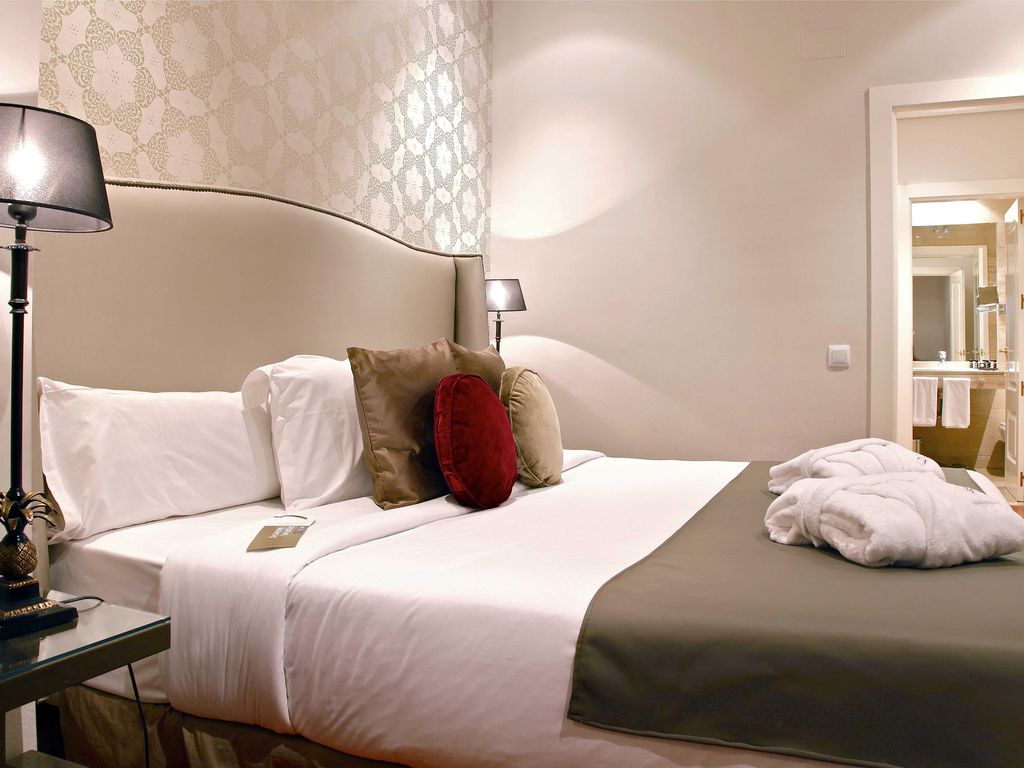 Luxury Suites Apartments