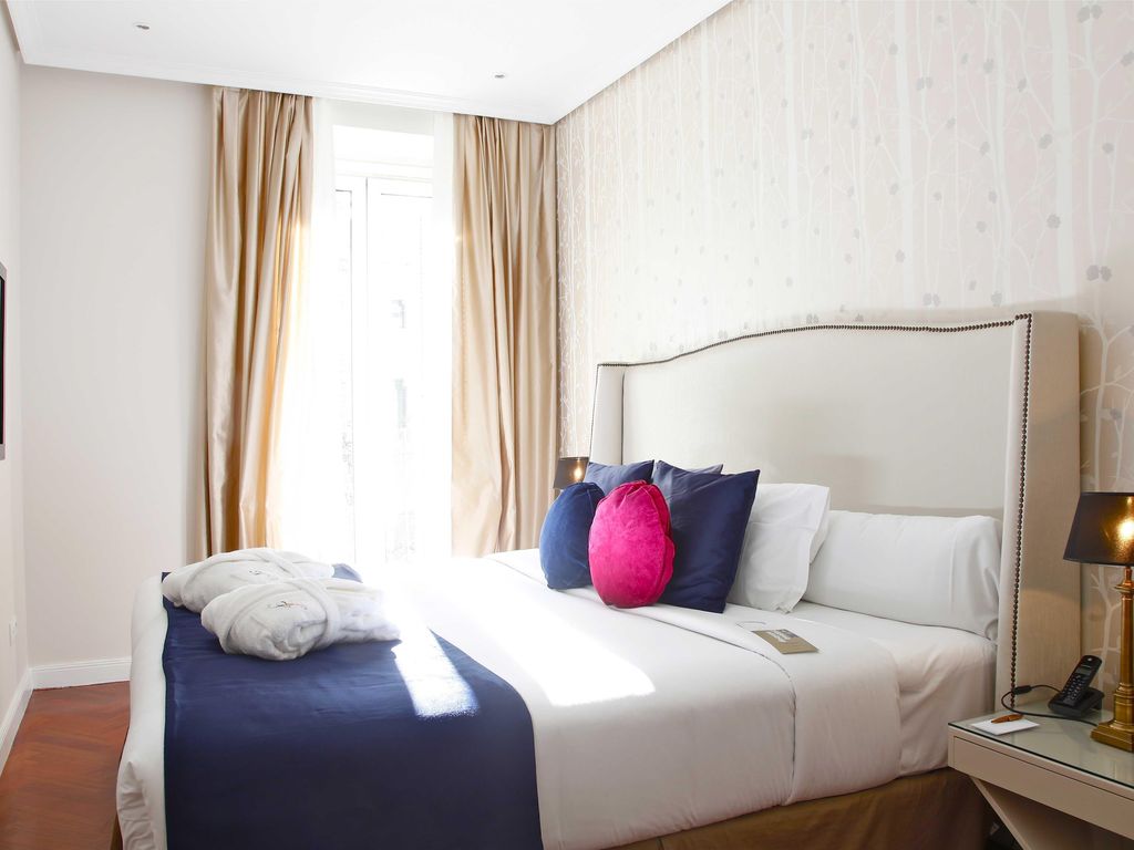 Luxury Suites Apartments