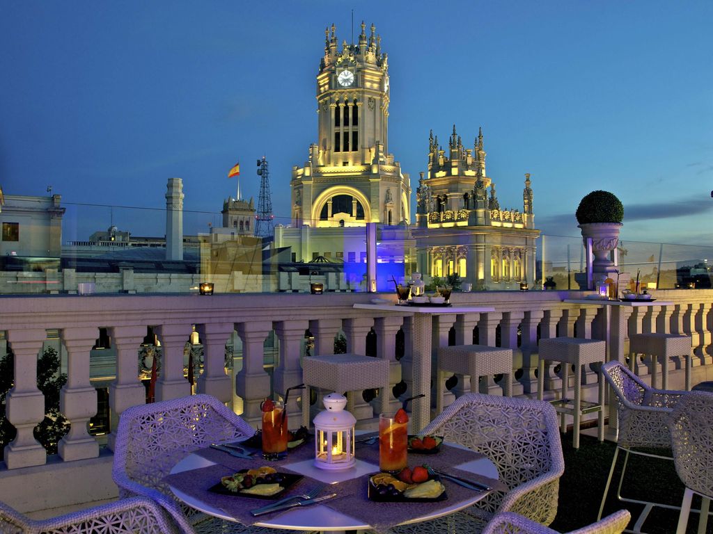 Luxury Suites Apartments