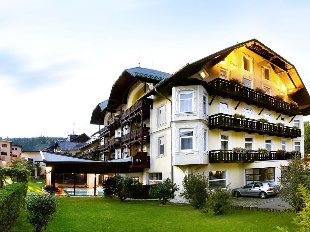 Post-Hotel