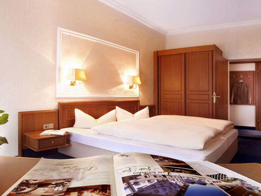 Post-Hotel