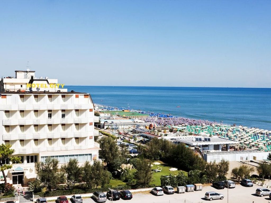 Hotel City Beach Resort