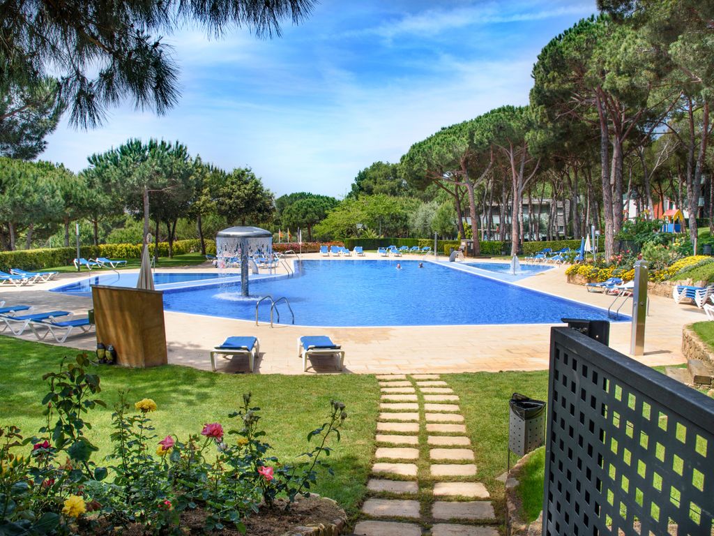 Ciutat de Palol Aparthotel