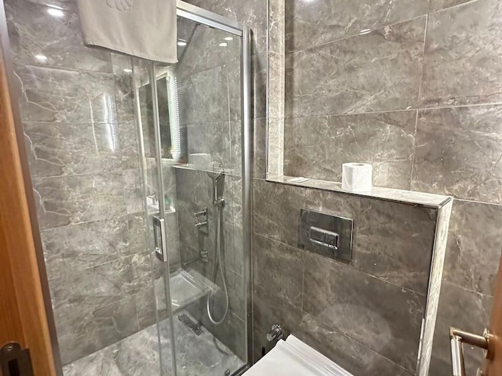Hotel Real Life