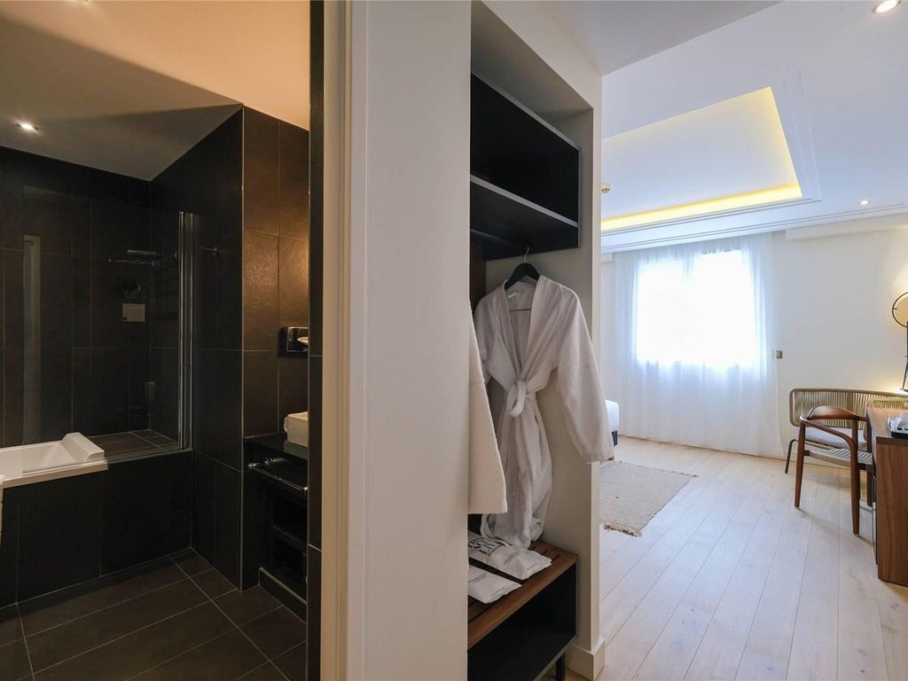 Zenitude Hotel la Valadiere an Ascend Collection Hotel