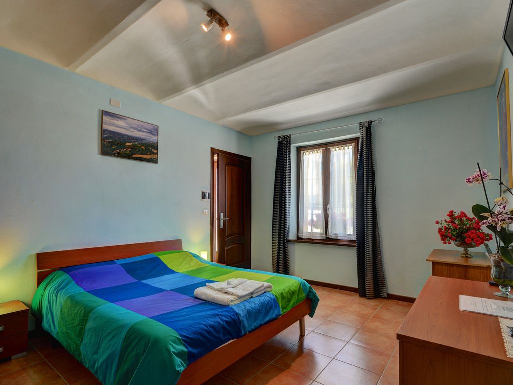 The Green Guesthouse Your best accommodation near Barolo