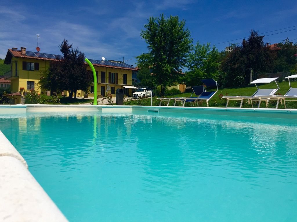 The Green Guesthouse Your best accommodation near Barolo