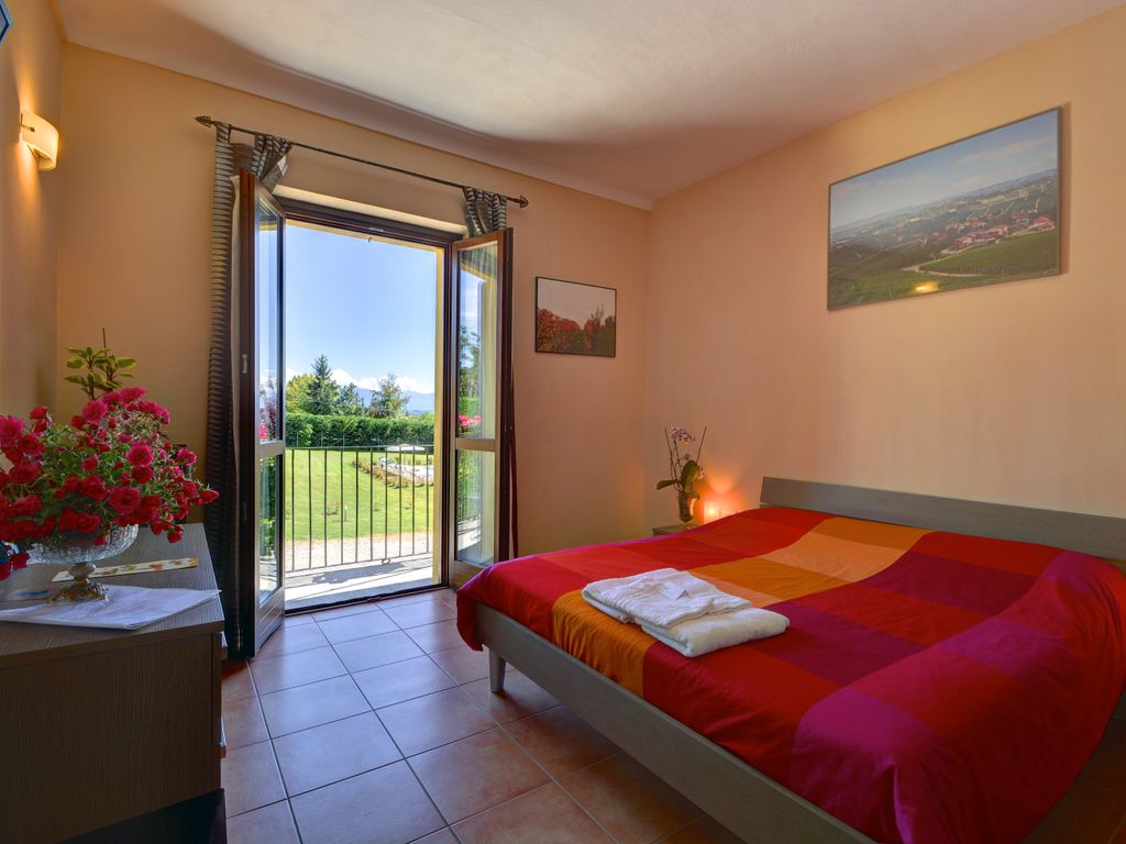 The Green Guesthouse Your best accommodation near Barolo