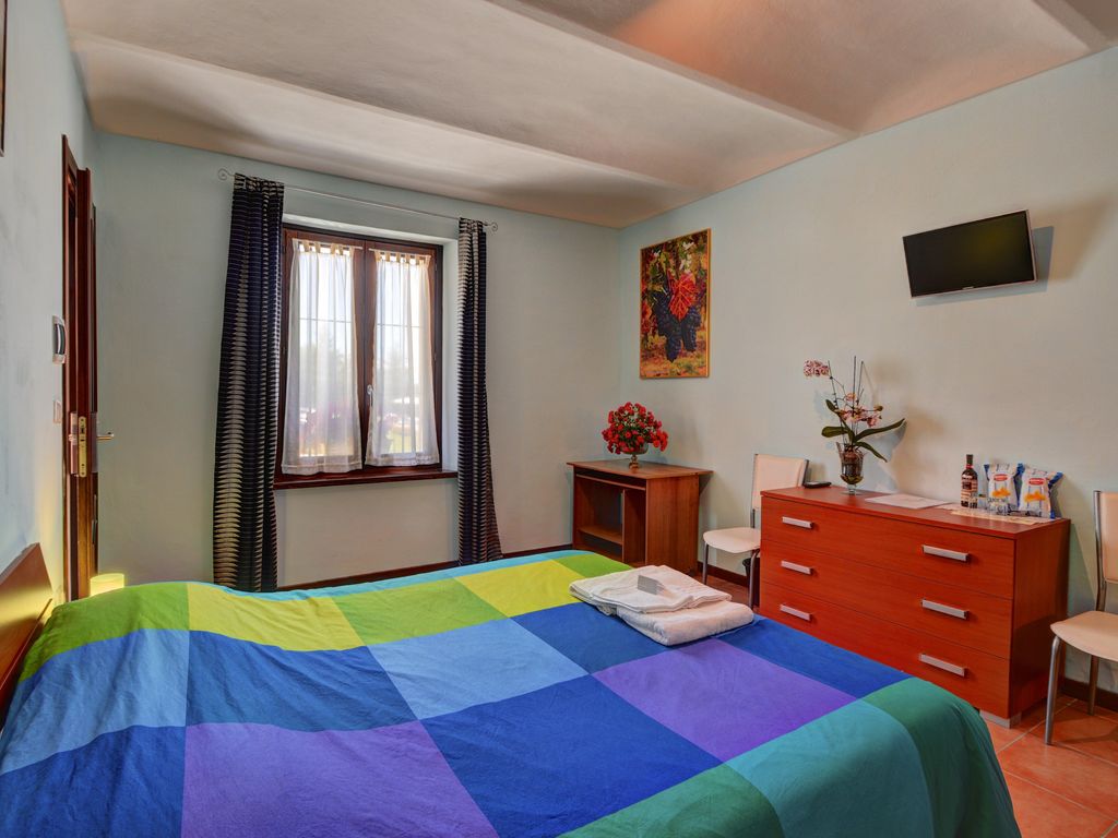 The Green Guesthouse Your best accommodation near Barolo