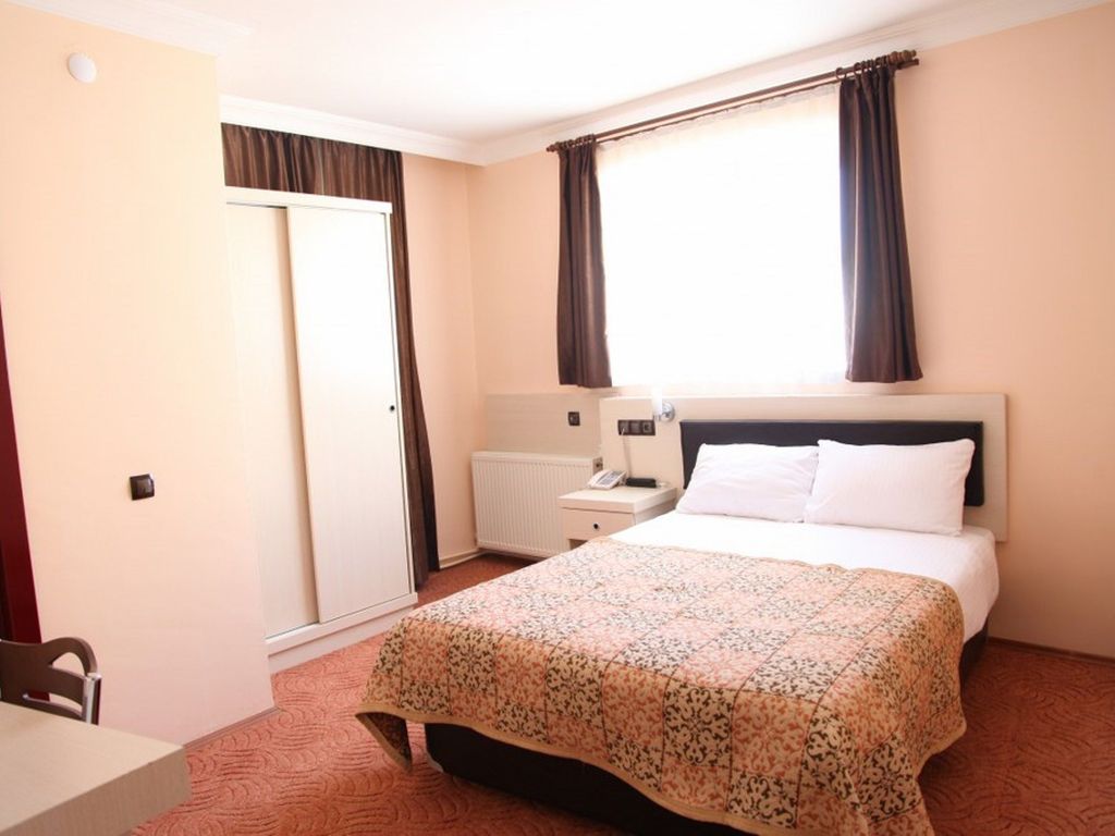 Hattusili Hotel