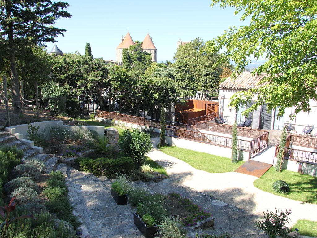 Pont Levîs Hotel
