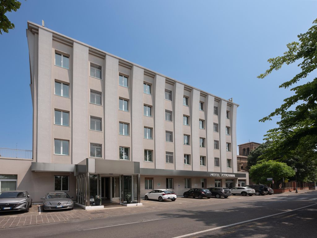 Hotel Toscanini GABRIELE