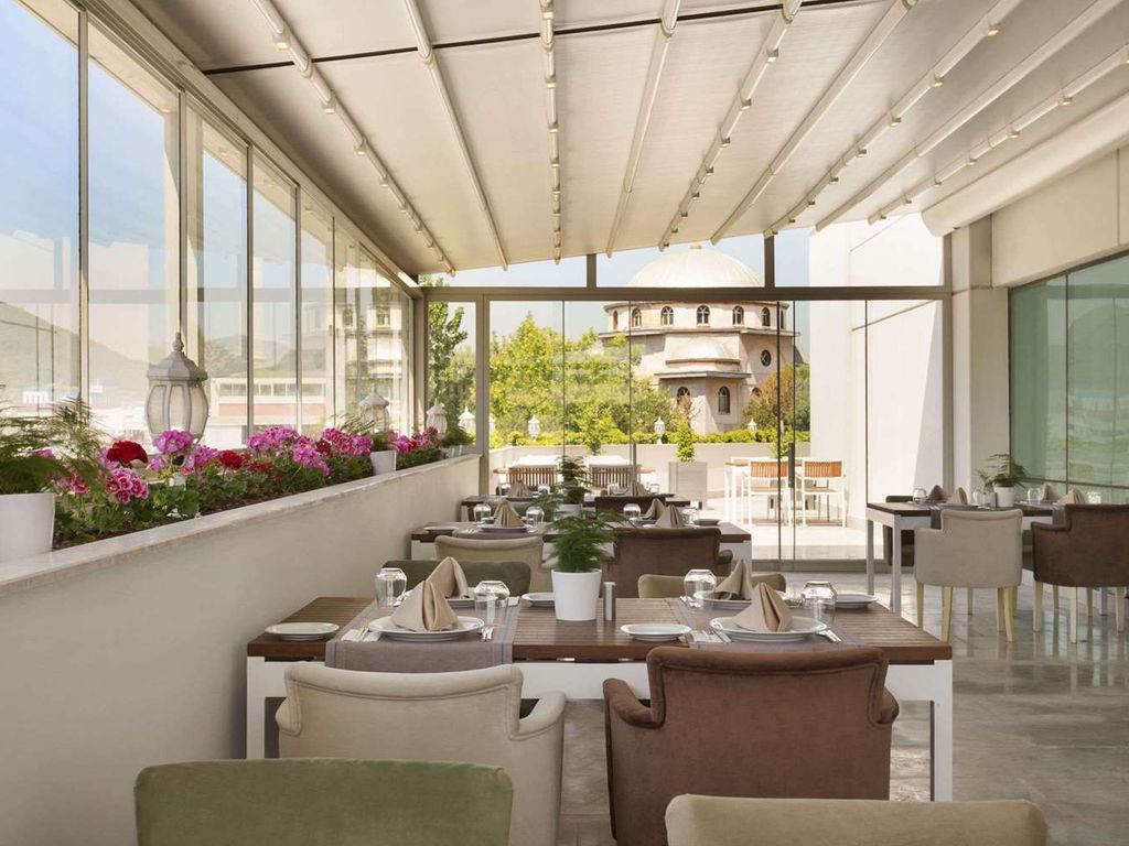Ramada Hotel & Suites by Wyndham Izmir Kemalpasa