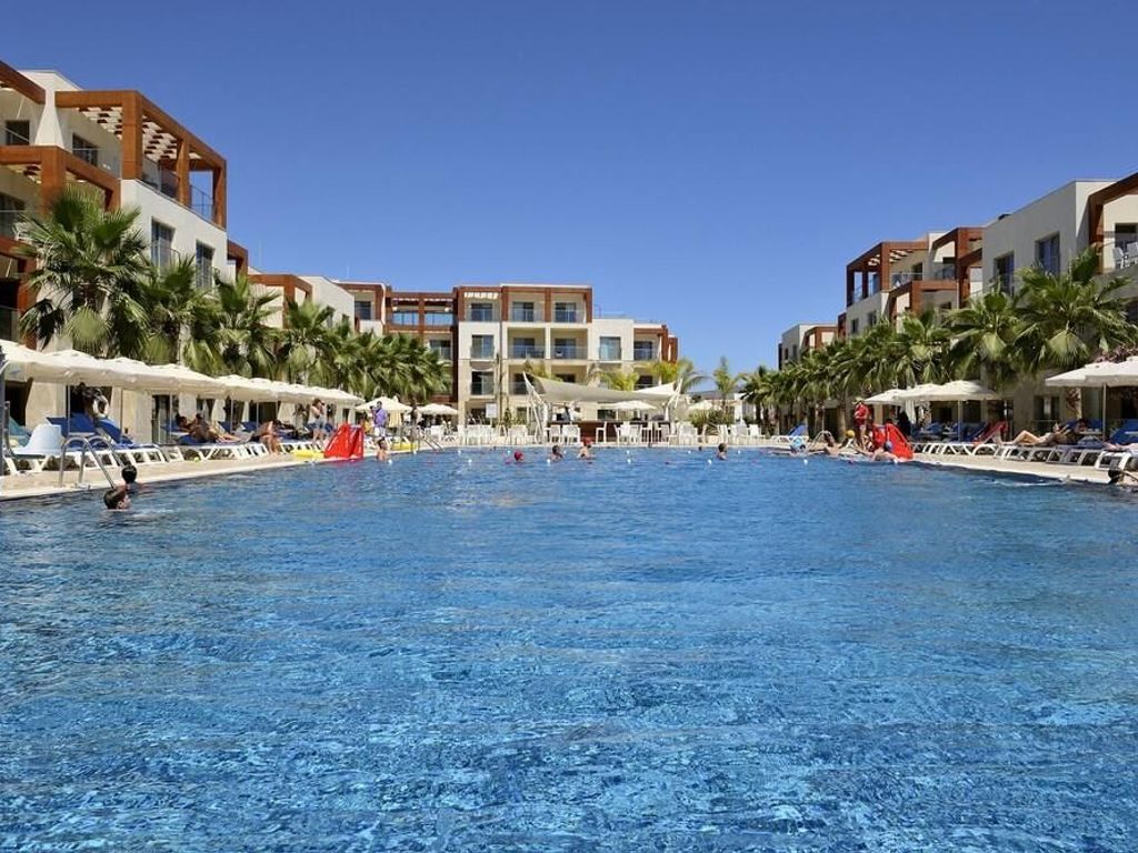 La Local Suites & Spa