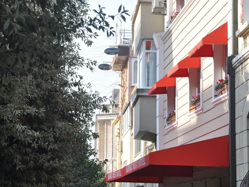 Sarnic West Hotel