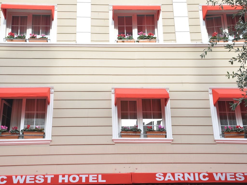 Sarnic West Hotel