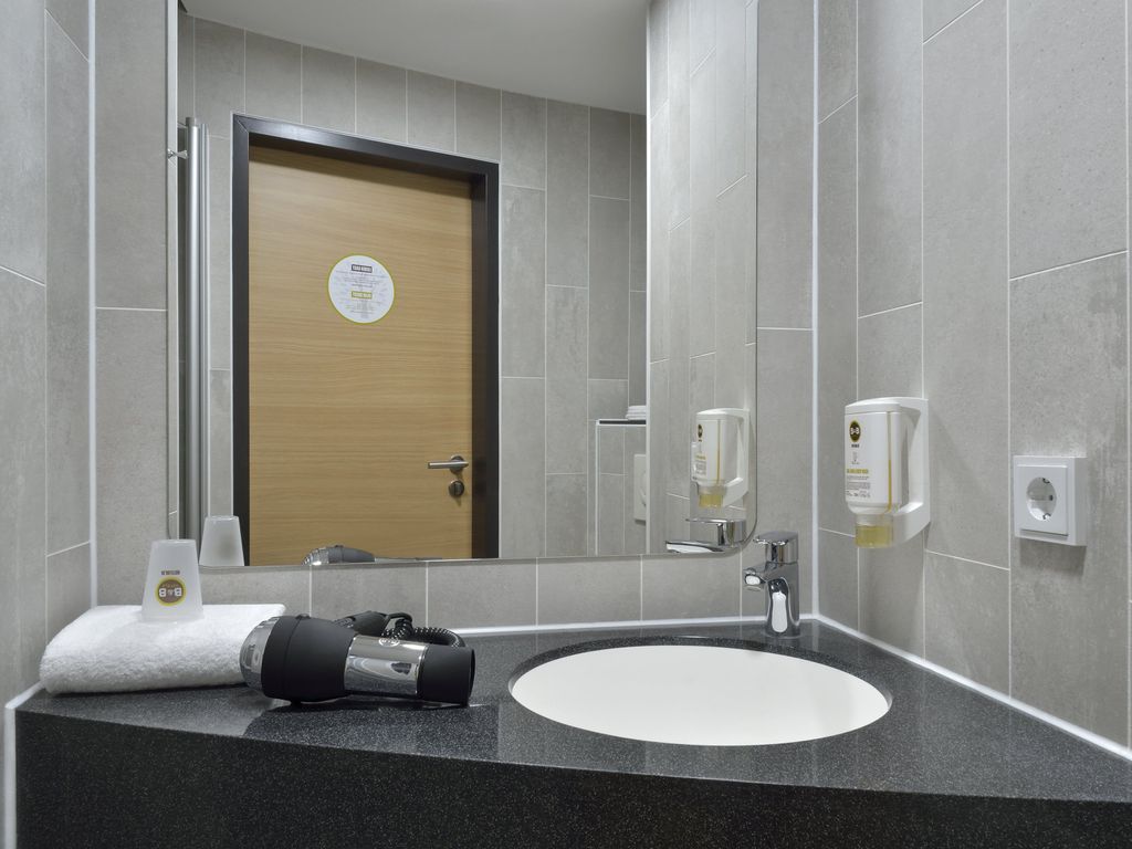 B&B HOTEL Frankfurt-West