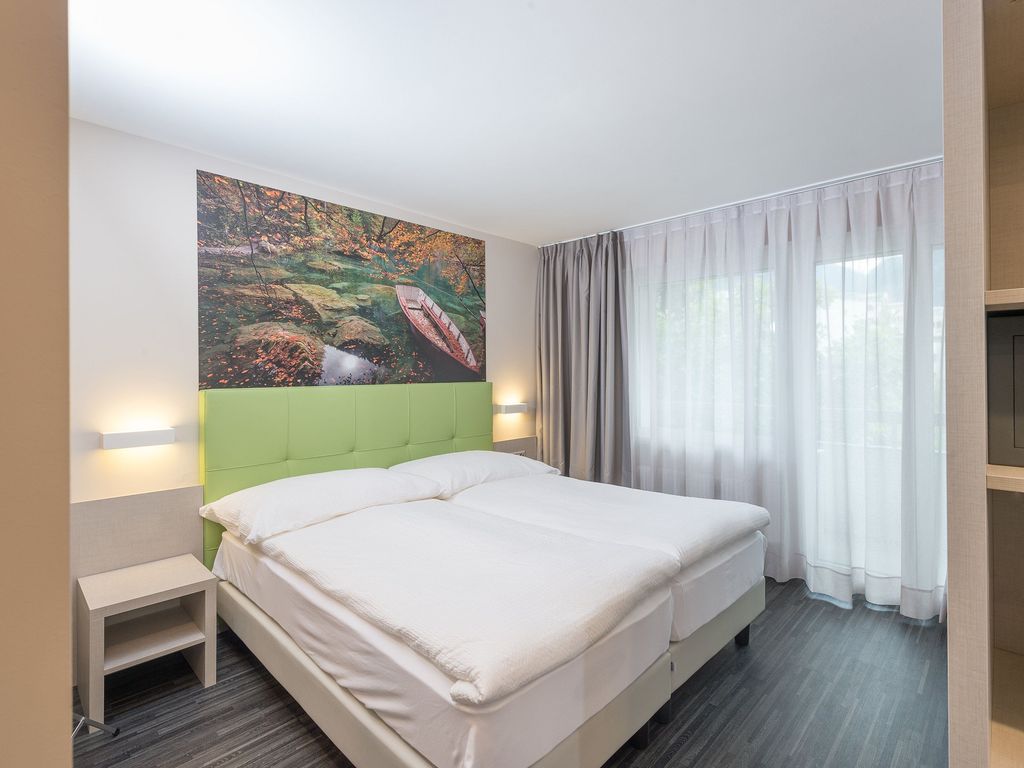 Adhhoc Hotel