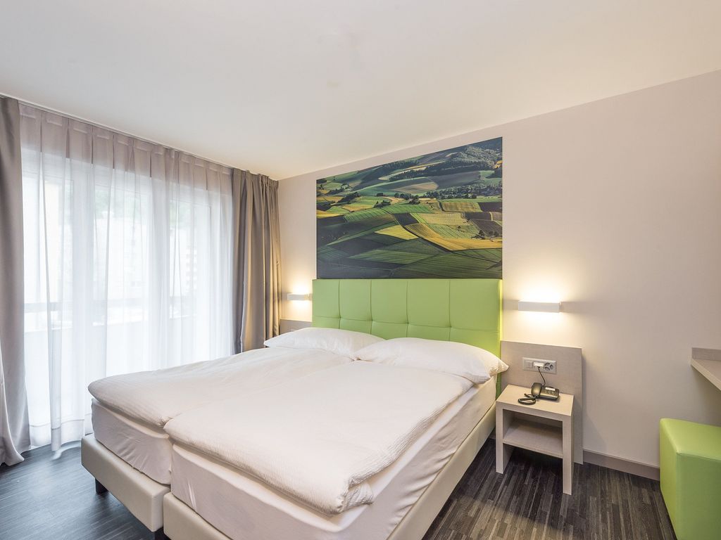 Adhhoc Hotel