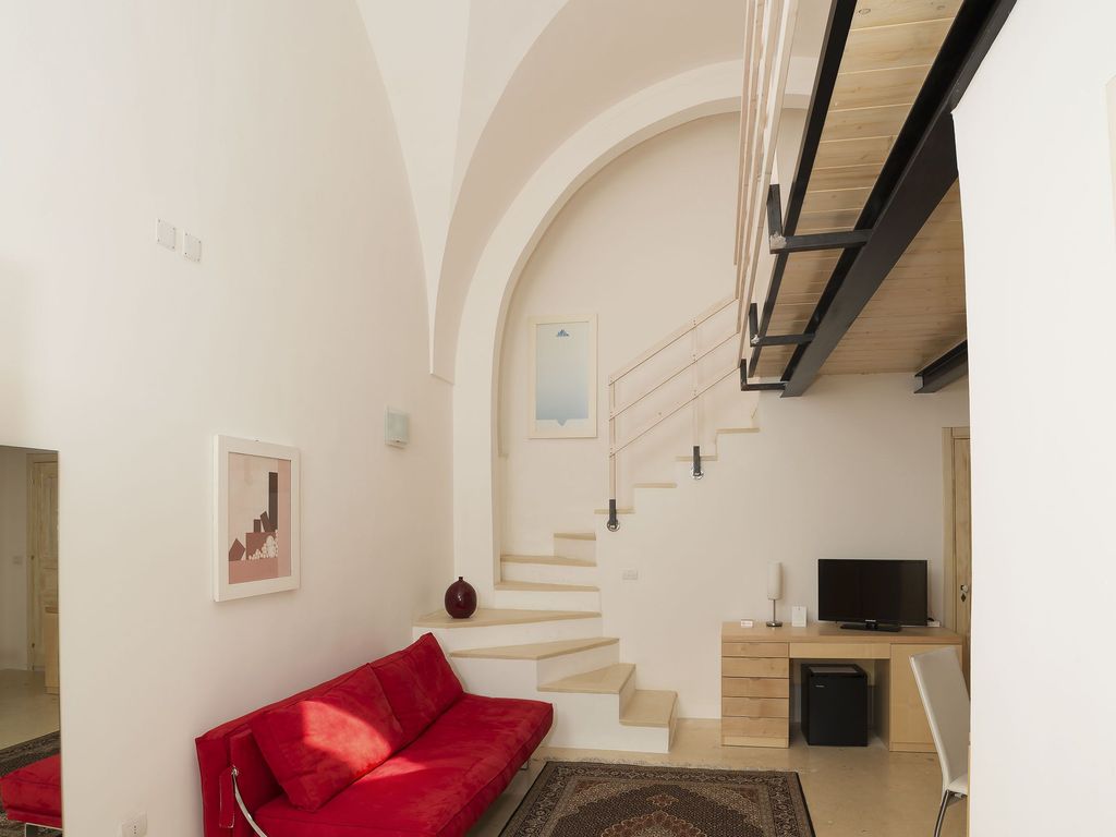 Carlo V-Palazzo Storico Relais