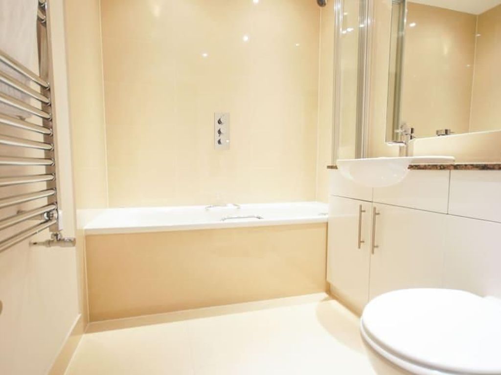 Crompton House Apartments