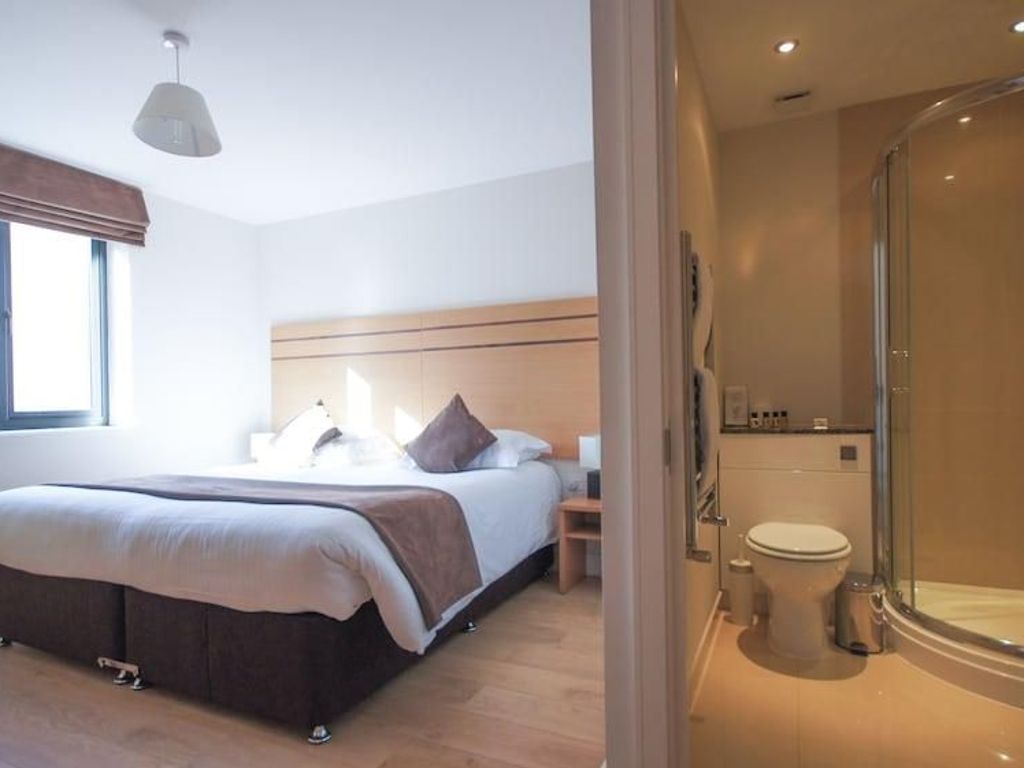 Crompton House Apartments